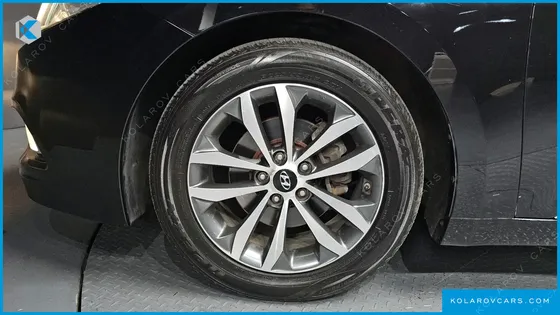 HYUNDAI GRANDEUR HG240 LUXURY