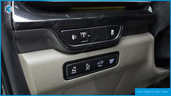 KIA CARNIVAL DIESEL 7-SEATER SIGNATURE