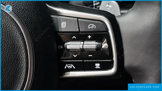 KIA CARNIVAL DIESEL 7-SEATER SIGNATURE