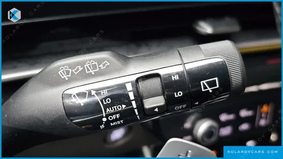 KIA CARNIVAL DIESEL 7-SEATER SIGNATURE