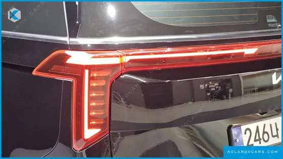 KIA CARNIVAL DIESEL 7-SEATER SIGNATURE