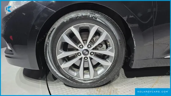 HYUNDAI GRANDEUR HG240 LUXURY