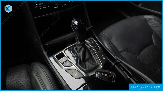 HYUNDAI GRANDEUR HG240 LUXURY