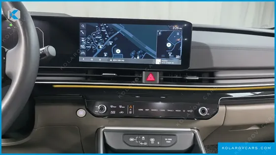 KIA CARNIVAL DIESEL 7-SEATER SIGNATURE