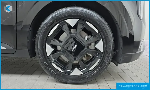 KIA CARNIVAL DIESEL 7-SEATER SIGNATURE