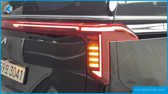 KIA CARNIVAL DIESEL 7-SEATER SIGNATURE