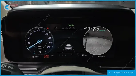 KIA CARNIVAL DIESEL 7-SEATER HI-LIMOUSINE