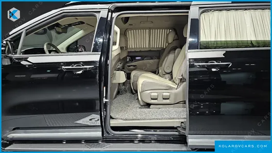 KIA CARNIVAL DIESEL 7-SEATER HI-LIMOUSINE