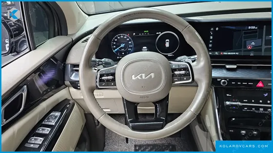 KIA CARNIVAL DIESEL 7-SEATER HI-LIMOUSINE