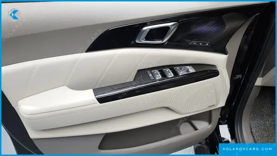 KIA CARNIVAL DIESEL 7-SEATER HI-LIMOUSINE
