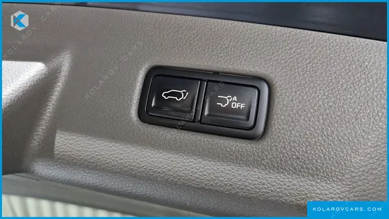 KIA CARNIVAL DIESEL 7-SEATER HI-LIMOUSINE