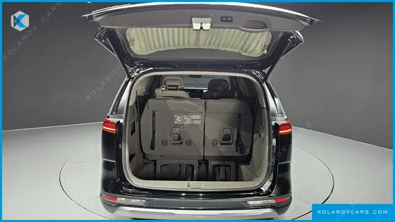 KIA CARNIVAL DIESEL 7-SEATER HI-LIMOUSINE