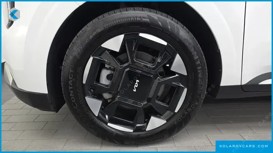 KIA CARNIVAL HEV 9SEATER SIGNATURE