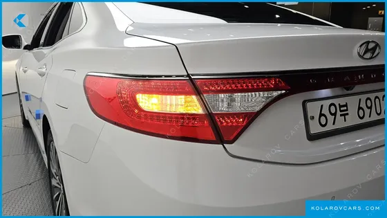 HYUNDAI GRANDEUR HG240 MODERN