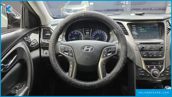 HYUNDAI GRANDEUR HG240 MODERN