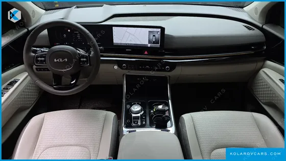 KIA CARNIVAL GASOLINE 7-SEATER HI LIMOUSINE