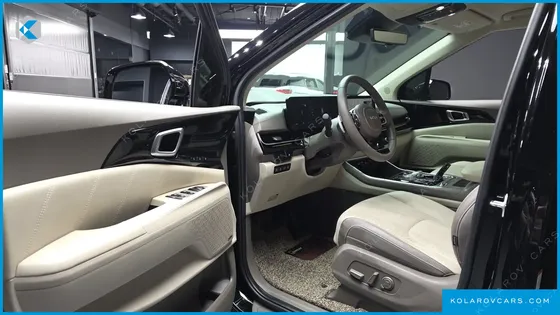 KIA CARNIVAL GASOLINE 7-SEATER HI LIMOUSINE