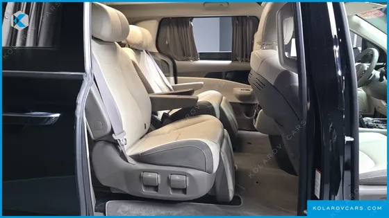KIA CARNIVAL GASOLINE 7-SEATER HI LIMOUSINE