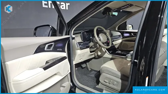KIA CARNIVAL GASOLINE 9-SEATER HI-LIMOUSINE