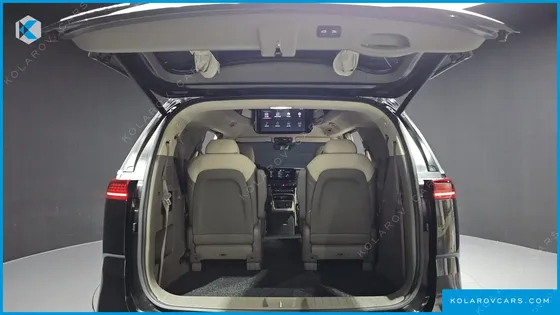 KIA CARNIVAL GASOLINE 9-SEATER HI-LIMOUSINE