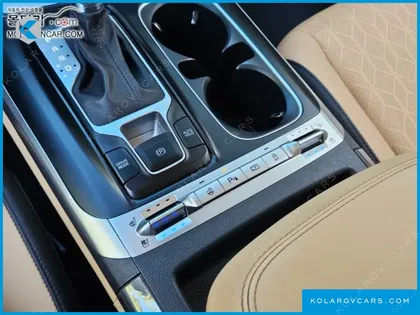 KIA CARNIVAL DIESEL 9-SEATER PRESTIGE