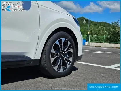 KIA CARNIVAL DIESEL 9-SEATER PRESTIGE