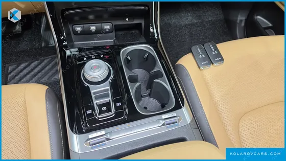 KIA CARNIVAL GASOLINE 7-SEATER SIGNATURE