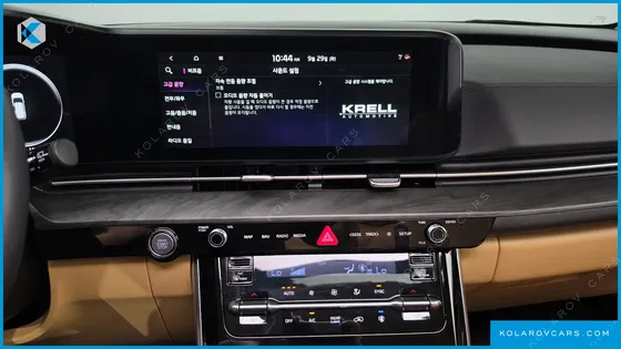 KIA CARNIVAL GASOLINE 7-SEATER SIGNATURE