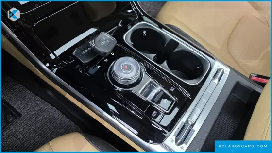 KIA CARNIVAL GASOLINE 9-SEATER SIGNATURE