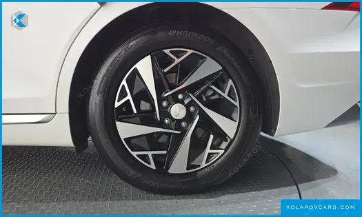 HYUNDAI GRANDEUR LE BLANC