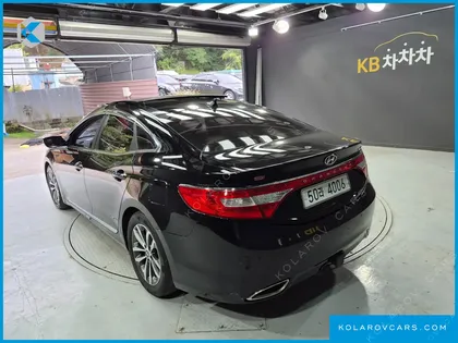 HYUNDAI GRANDEUR HG240 LUXURY