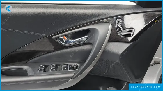 HYUNDAI GRANDEUR HG300 PREMIUM