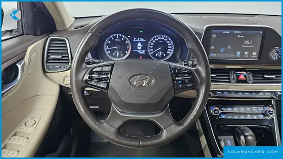 HYUNDAI GRANDEUR 2.4 PREMIUM
