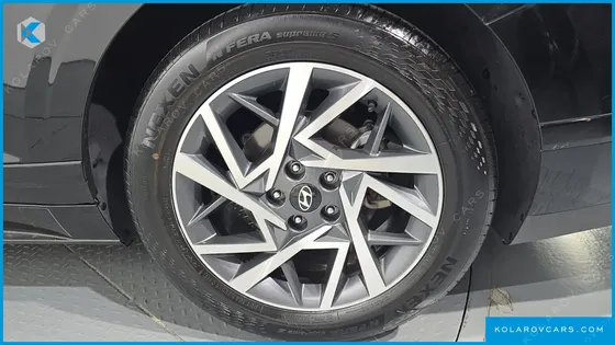 HYUNDAI GRANDEUR PREMIUM