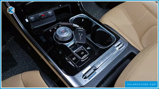 KIA CARNIVAL GASOLINE 7-SEATER SIGNATURE