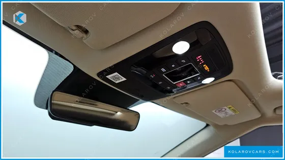 KIA CARNIVAL GASOLINE 7-SEATER SIGNATURE