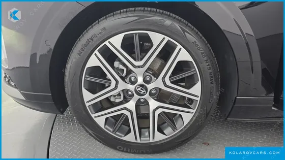 HYUNDAI GRANDEUR PREMIUM