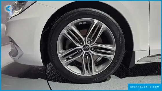 HYUNDAI GRANDEUR 2.4 PREMIUM