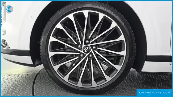 HYUNDAI GRANDEUR CALLIGRAPHY