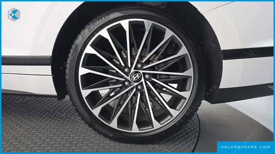 HYUNDAI GRANDEUR CALLIGRAPHY