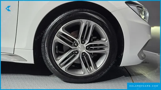 HYUNDAI GRANDEUR 2.4 PREMIUM