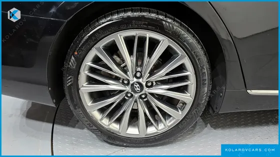 HYUNDAI GRANDEUR 2.2 DIESEL PREMIUM