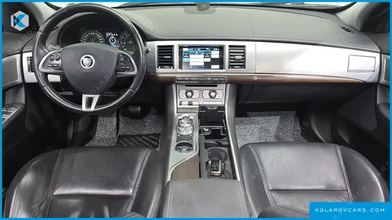 JAGUAR XF 2.0 LUXURY