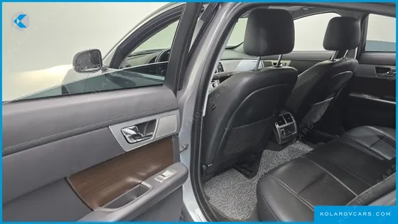JAGUAR XF 2.0 LUXURY