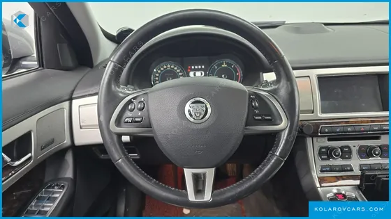 JAGUAR XF 3.0D PREMIUM