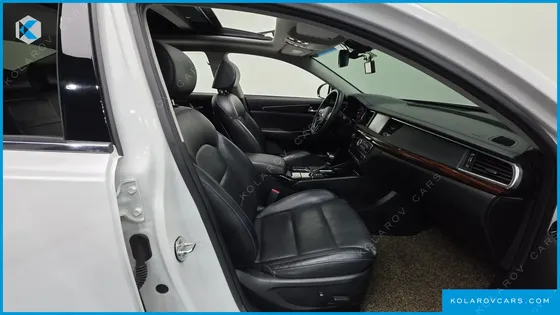 KIA K7 3.0 LPI LUXURY (RENTAL CAR)