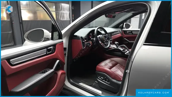 PORSCHE CAYENNE 3.0 COUPE PLATINUM EDITION