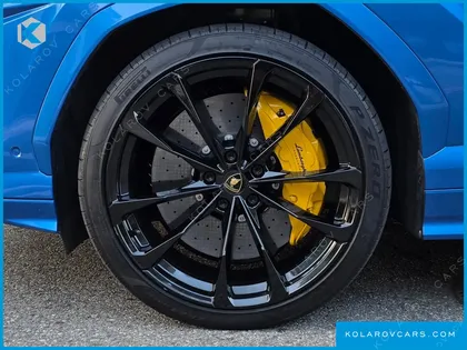 LAMBORGHINI URUS 4.0 V8