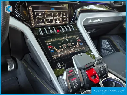 LAMBORGHINI URUS 4.0 V8