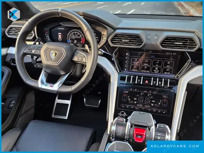 LAMBORGHINI URUS 4.0 V8